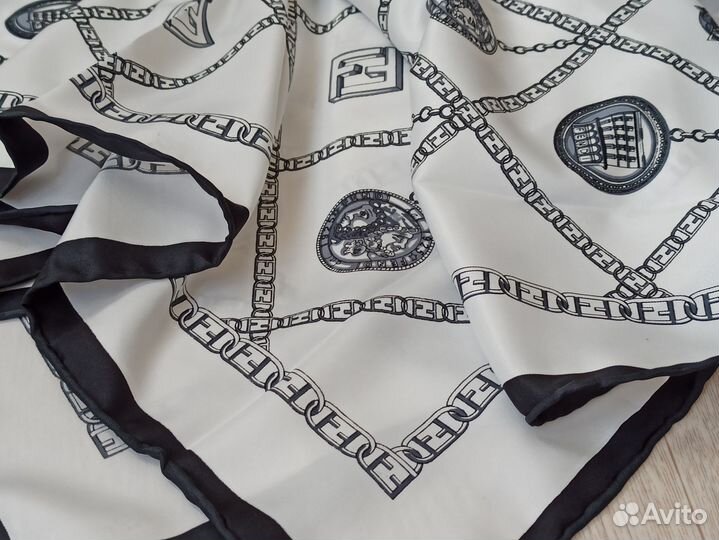 Белый платок Fendi ручной край 3 цв