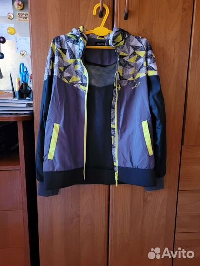 Олимпийка для мальчика 134-140 в хорошем состоянии