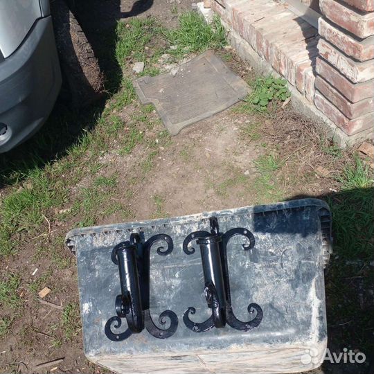 Старинные флагодержатели