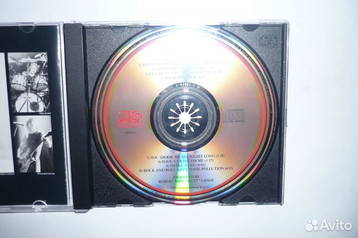 CD AC/DC Black in black (Made in USA)