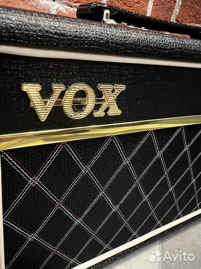 Новый Комбоусилитель vox pathfinder bass 10