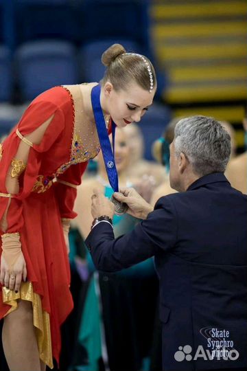 Тренер по фигурному катанию