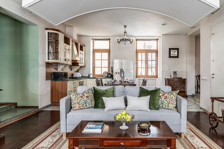 4-к. квартира, 140 м², 5/6 эт.