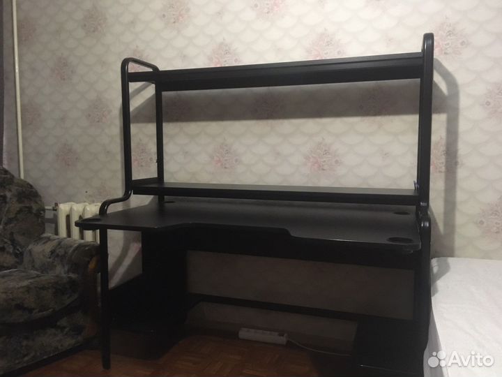 Геймерский стол IKEA