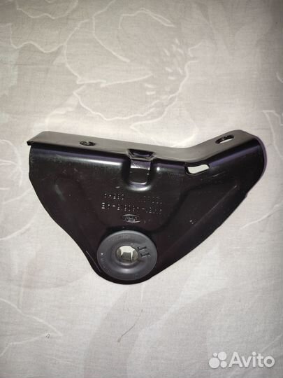 Кронштейн заднего сидения Ford Focus 3