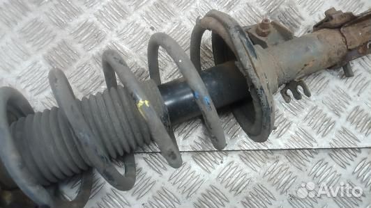 Стойка передняя правая hyundai getz TB (1OK25N501)