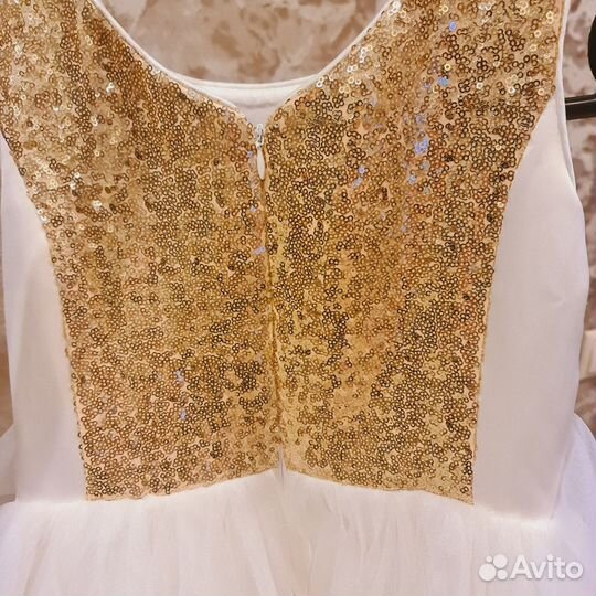 Платье на девочку 134