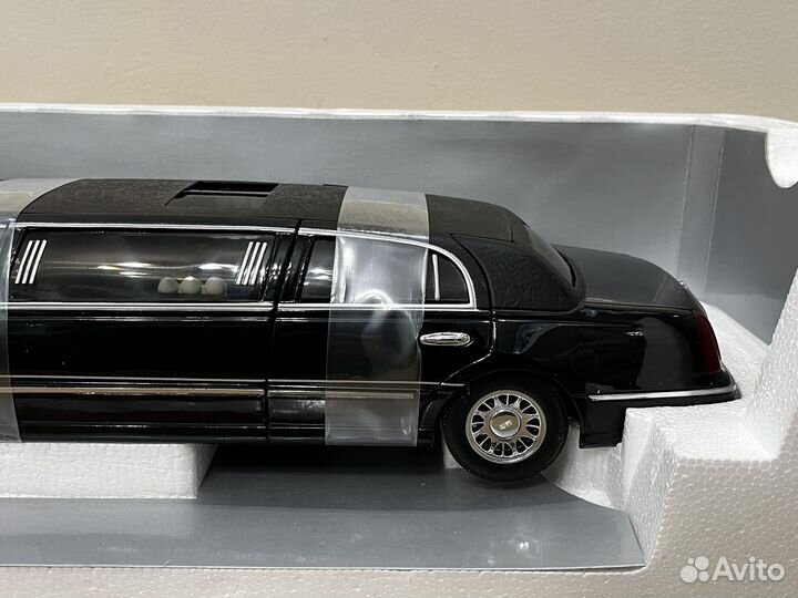 Модель Sun Star Lincoln(лимузин 1:18)