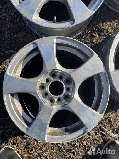 Комплект литых японских дисков Lizea R15