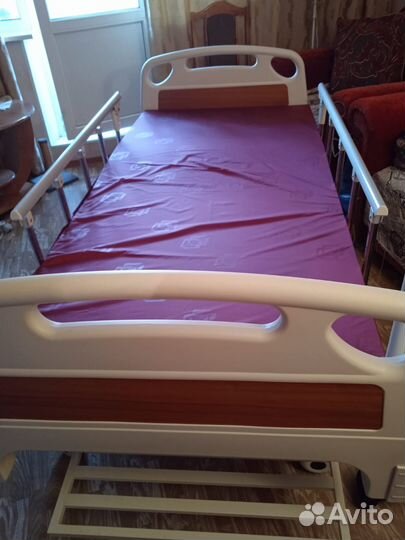 Медицинская кровать