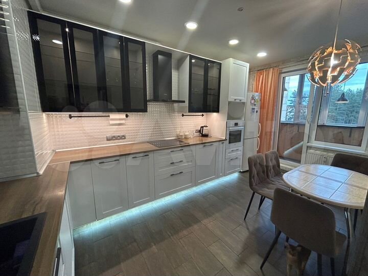 2-к. квартира, 72,7 м², 4/9 эт.