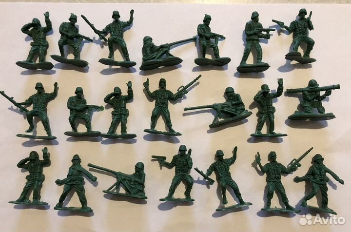 Модели солдатиков-маленькие и большие