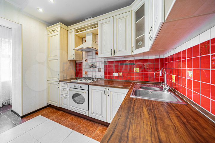 3-к. квартира, 111,3 м², 2/4 эт.