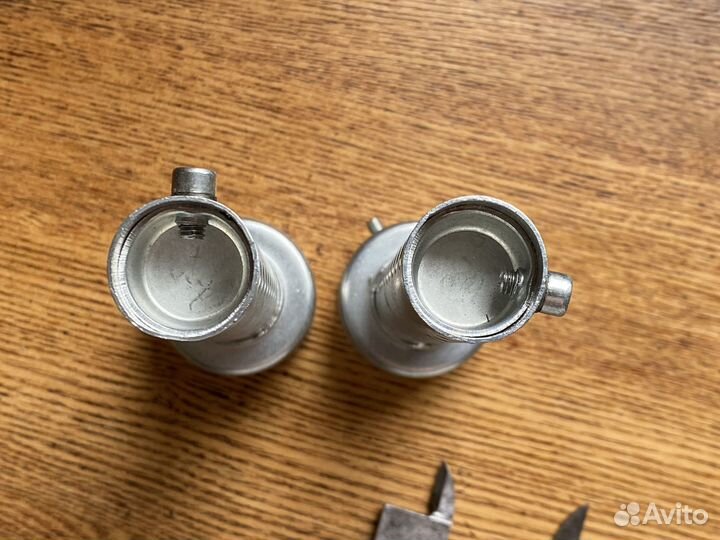 Регулируемый шумоподавитель глушителя мотоцикла