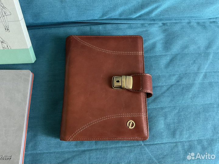 Ежедневники и телефонные книжки