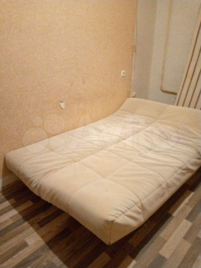 Комната 11 м² в 4-к., 1/2 эт.