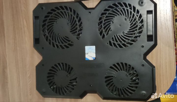 Подставка с охлаждением