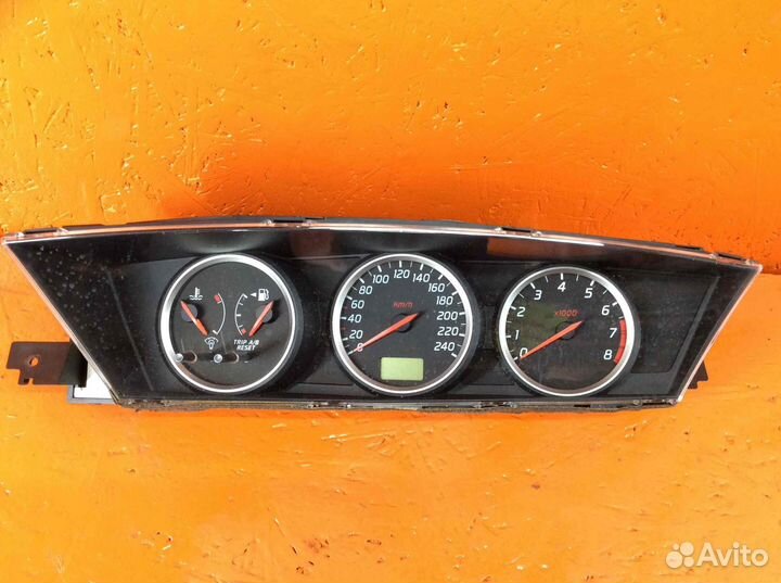 Щиток приборный (панель приборов) Nissan Primera