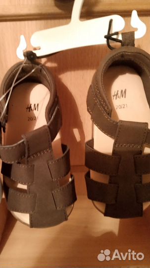 Сандалии новые