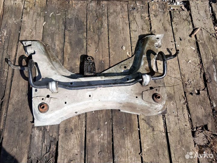 Подрамник рено Сценик 2, меган 2