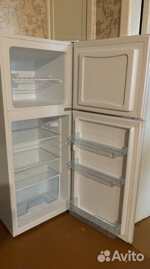 Холодильник Hi HTD012501W