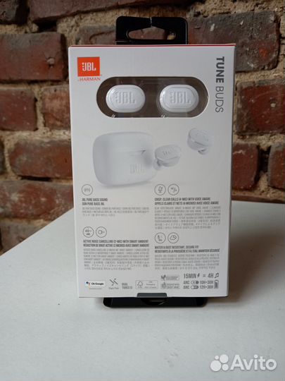 Наушники TWS JBL Tune Buds (белые)