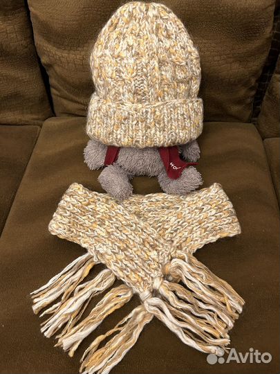 Шапки и береты с шарфами, палантины