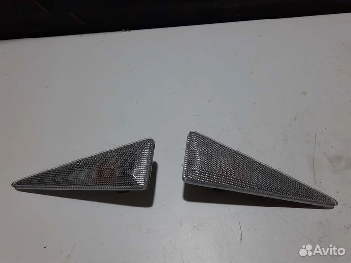 Повторитель поворотов на крыло Renault Megane 2