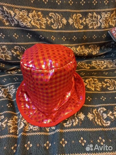 Маски, карнавальные шляпы, колпаки