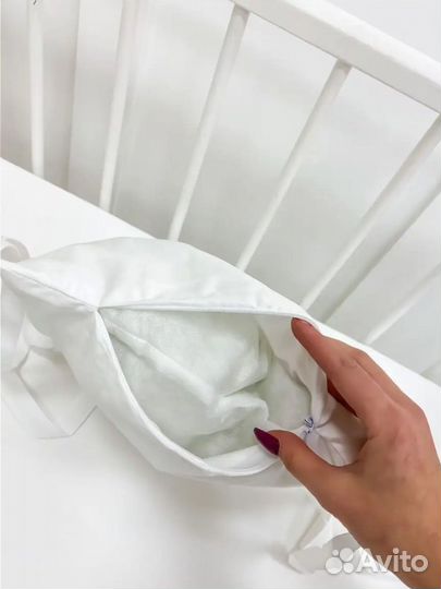 Бортики в детскую кроватку с одеялом