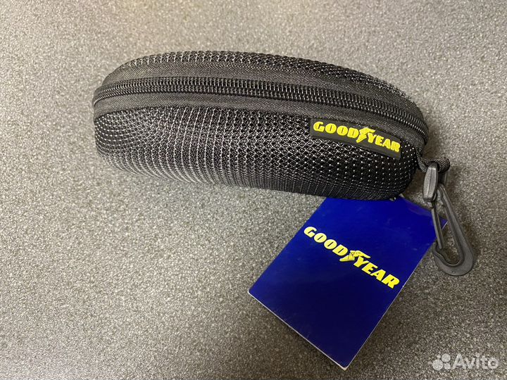 Солнцезащитные очки