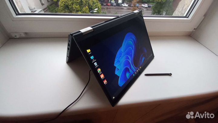 Lenovo thinkpad X380 Yoga (Intel Core i7)