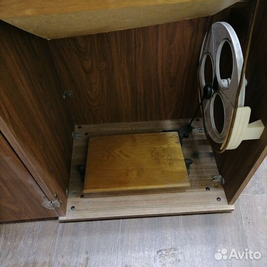 Швейная машина чайка 143