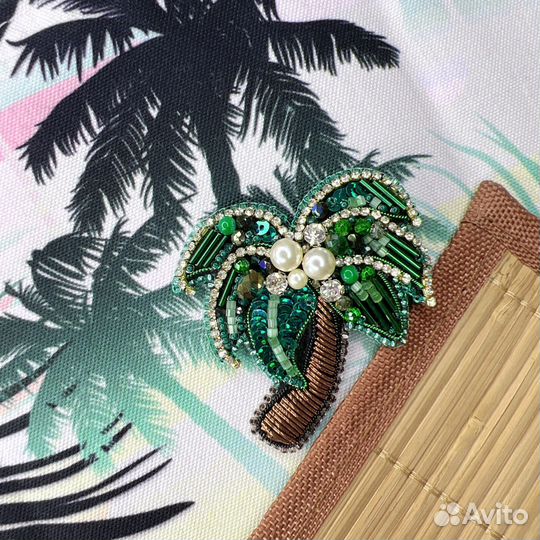 Брошь ручной работы 