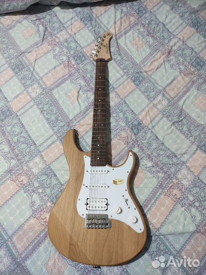 Yamaha pacifica 112j Natural Yellow Satin