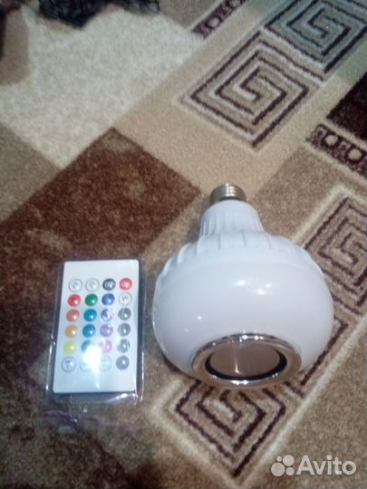 Новая лампочка с динамиком и пультом