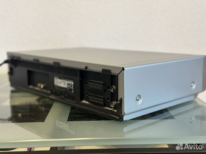 Видеомагнитофон Sony slv-se710k
