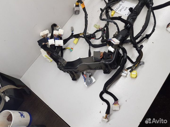 Электропроводка под торпедо (Hyundai Equus)