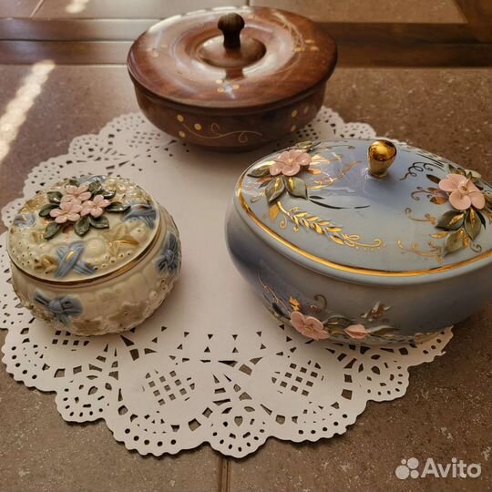 Шкатулки фарфор, дерево, курительница