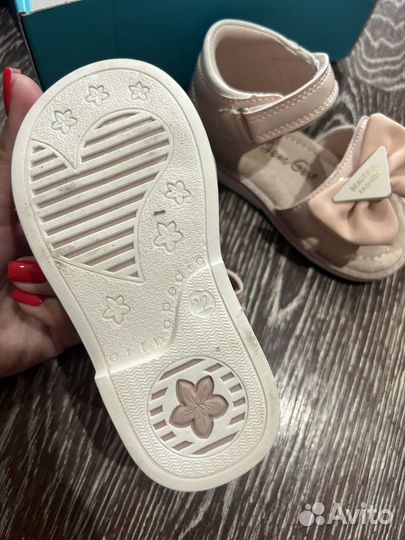 Сандалии для девочки 22 размер новые