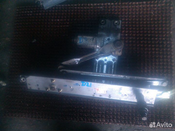 Механизм дворников задний Nissan Terrano