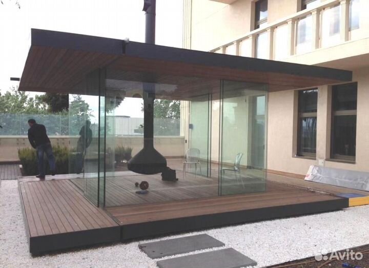 Беседка с панорамными окнами и мангалом