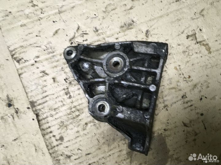 Кронштейн гур Дискавери / Ровер Спорт