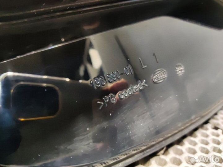 Фара ксеноновая передняя левая Audi A6 C7 cyga