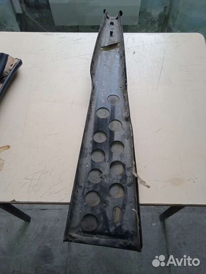 Накладка центральной стойки Mercedes w123 мерседес