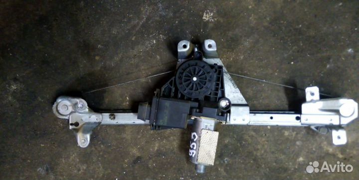 Стеклоподъемник задний правый Opel Vectra B