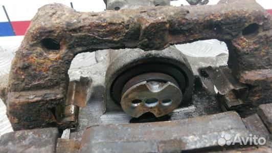 Суппорт тормозной задний правый toyota avensis T27