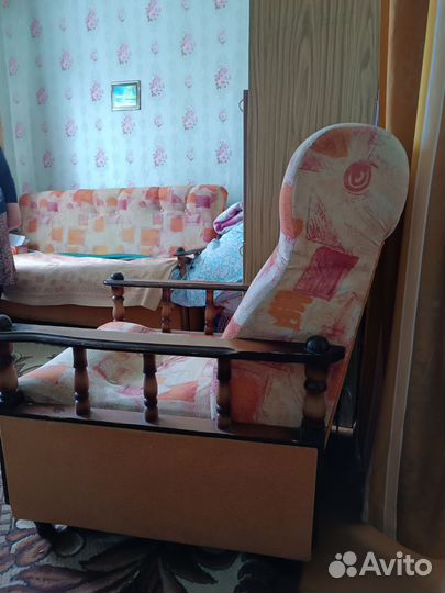 Диван и 2 кресла бу диван раскладывается