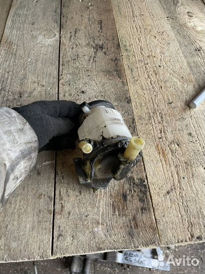 Бачок гура Geely MK