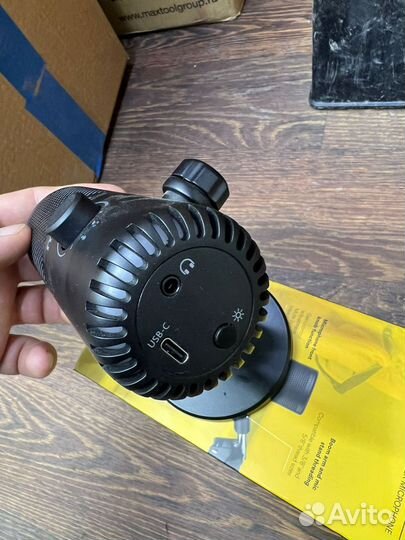 Студийный микрофон